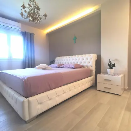 Maro The Fox Apartment Alepou